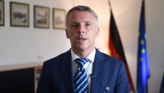Ambasadori gjerman në Kosovë: Urgjent kompromis! Absurde të rrezikosh një konflikt për targa