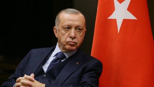 Erdogan reagon për eksportet e grurit: Mund të diskutoj me Putinin për një “korridor paqeje”