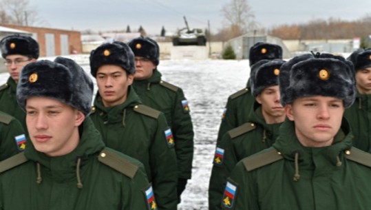 Trajnimi ushtarak i kohës sovjetike do të rifutet në shkollat ​​ruse