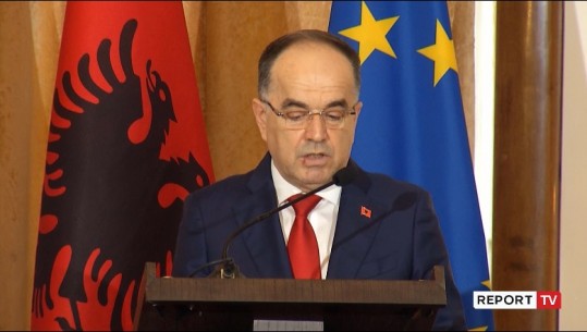  Presidenti i Azerbajxhanit mbërrin për herë të parë në Tiranë, Begaj: Mirëpresim hapjen e ambasadës së vendit tuaj këtu