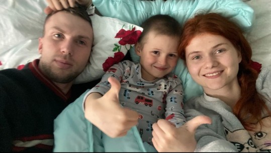 Iu vranë prindërit gjatë luftës në Ukrainë, çifti birëson djalin 6 vjeç: Ishte aq i uritur sa filloi të hante lodrat