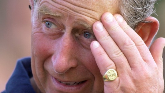 Çfarë kuptimi ka unaza 175-vjeçare që Mbreti Charles nuk e heq kurrë nga dora?