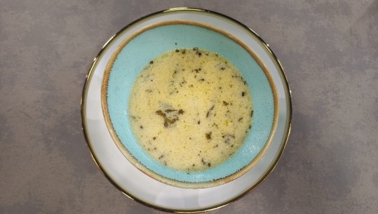  Supë me kos dhe vezë nga zonja Albana