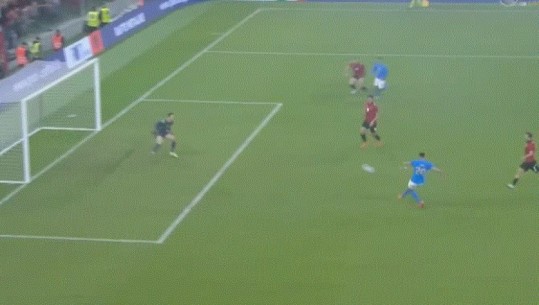 VIDEO/ Vetëm 9 minuta lojë, Italia shënon 2 gola të shpejtë dhe përmbys Shqipërinë! Gafë e Kumbullës