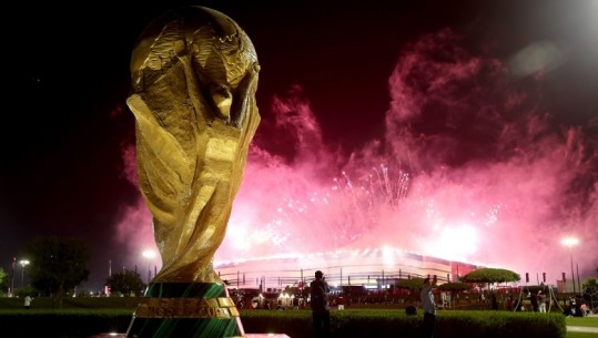 VIDEO/ Futbolli në festë, Botërori nis rrugëtimin mes fishekzjarreve dhe një ceremonie madhështore! Ekuadori fiton me 2 gola ndaj të zotëve të shtëpisë