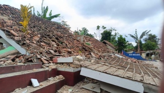 Tërmet i fuqishëm në Indonezi, 44 viktima