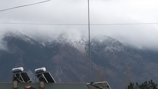 VIDEOLAJM/ Bie bora e parë në Kukës, zbardhet Mali i Gjallicës