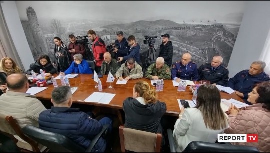 Spiropali në mbledhjen e Shtabit të Emergjencës në Shkodër: Kryetari i bashkisë duhet të ishte i pranishëm, nuk është momenti për politikën e ditës