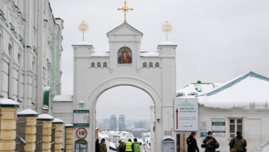 Shërbimet e Sigurisë së Ukrainës bastisin manastirin në Kiev, Kisha Ortodokse: Bastisja ishte 