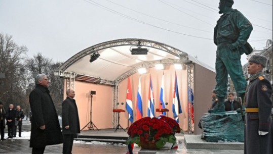 Putin dhe presidenti kubanez inaugurojnë statujën të Kastros në Moskë