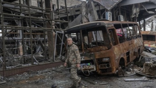 10 shpërthime në Kherson, humbin jetën 3 persona