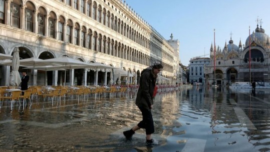 Batica mbi 2 metra në qytetin italian, sistemi 'Moisiu' shpëton Venecian! Ministri italian i Transportit: Qyteti do të ishte tani nën ujë