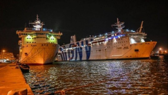 Moti i keq/ Kapiteneria e portit të Durrësit: Tragetet e linjës Durrës-Bari nuk do nisen sonte