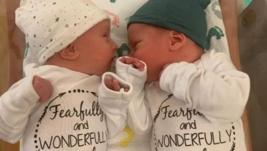 SHBA/ Mbajnë rekordin më të ri botëror, këta janë binjakët e lindur nga embrione të ngrira 30 vite më parë