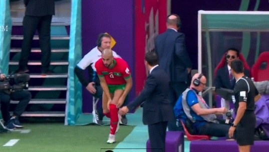 VIDEO/ Pjesa e dytë kundër Kroacisë nisi me vonesë, trajneri shkon dhe nxjerr lojtarin e Marokut nga tualeti
