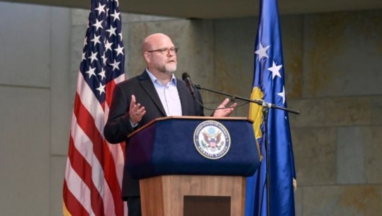 Arritja e marrëveshjes për targat, ambasadori i SHBA për Kosovën: Shton sigurinë, avancon përpjekjet për normalizimin e dialogut me Serbinë
