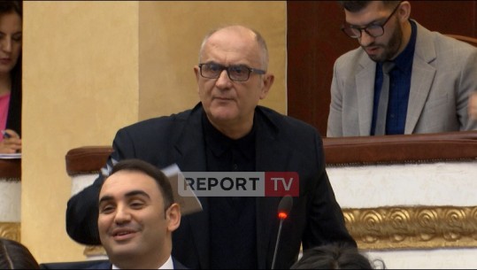 Debate në Kuvend, Vasili: Mos i gënjeni qytetarët, ai nen thotë ndryshe! Balla: Lexoje! Deputeti: O skizofren
