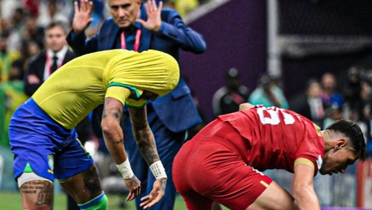 VIDEO/ Futbollisti i Serbisë nuk pret fundin e ndeshjes, i 'merr' bluzën Neymar-it që në minutën e tetë
