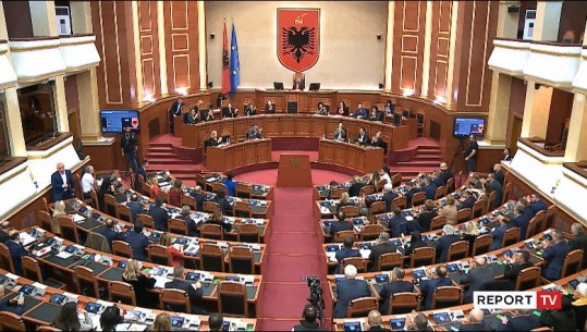 Pas 14 orëve debat, Kuvendi miraton projektin e Portit të Durrësit! 74 vota pro dhe 35 kundër! Mungon në votim Rama! Socialistët duartrokasin, opozita akuza të ashpra