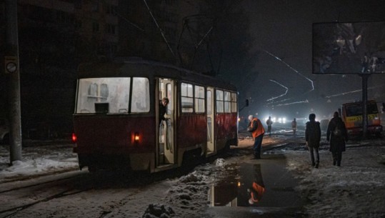 Këshilltari i qeverisë së Kievit: Ju premtoj se vendi do të ketë pothuajse mbulim normal të energjisë elektrike