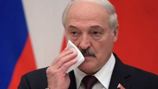 Ministri i tij mund të jetë helmuar, Lukashenko largon nga puna të gjithë kuzhinierët, stafin dhe truprojat