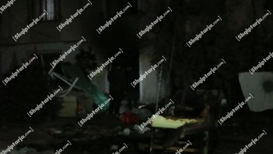 Merr flakë banesa e 68-vjeçarit në Lushnjë, dëmtohet pronari! Shkrumbohet apartamenti (VIDEO)