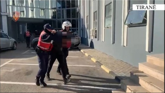 Në kërkim për atentatin ndaj dy vëllezërve Doçi në Shkodër, arrestohet 30 vjeçari në Tiranë! Kapet me pistoletë në makinë (VIDEO)