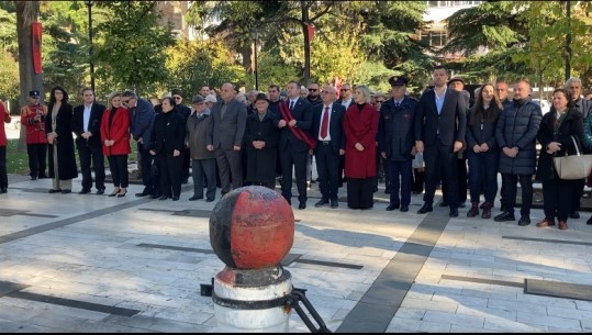 78-vjetori i çlirimit, zhvillohen në Berat homazhe dhe nderime në Varrezat e Dëshmorëve