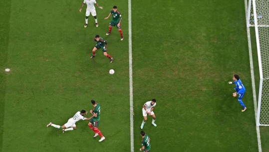VIDEO/ Meksika dy gola në katër minuta, realizimi nga 30 metra 'çmend' tifozët