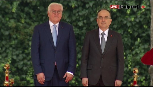 Mbërrin në Shqipëri presidenti gjerman Steinmeier, pritet me ceremoni zyrtare nga Begaj