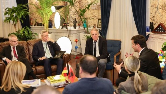 Delegacioni gjerman që shoqëron presidentin Steinmeier në Bashkinë e Tiranës, Veliaj: Mundësi të reja bashkëpunimi, sidomos për energjinë e rinovueshme