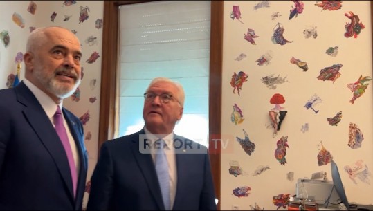 “Të gjitha vizatimet e tua”, presidenti gjerman takohet me Ramën, i bien në sy menjëherë pikturat në Kryeministri