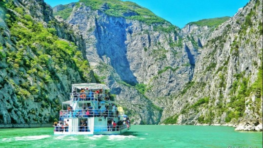 Shqipërisë i shtohen ‘mysafirët’, 2022 vit i mbarë për turizmin! Rama: Vizitorë nga e gjithë bota