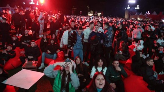 VIDEO/ Në Tiranë festojnë eleminimin e Serbisë nga Botërori