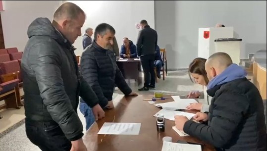 PD-ja e Berishës asnjë të dhënë për numrin e votuesve në Primare! Burime: Në Bashkinë Tiranë votojnë 29 mijë anëtarë e simpatizantë 