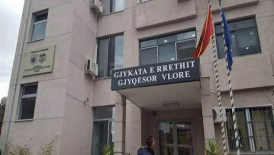 I dënuar në 2006-tën për korrupsion si drejtor i tatimeve në Vlorë, gjykata sekuestron dy apartamentet dhe një tokë arë të Edison Frakullës