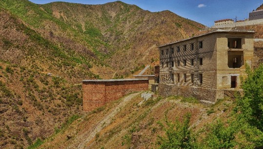 Komisioni i Ligjeve/ Alibeaj prezanton projektligjin për shpalljen muze të burgut të Spaçit dhe kampit të Tepelenës