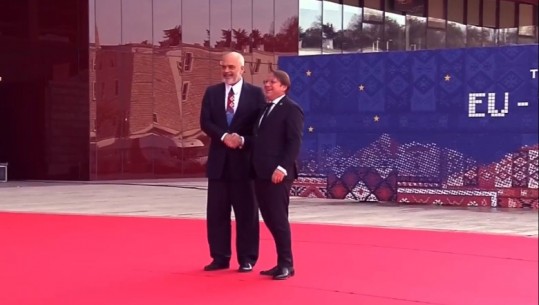 Samiti i BE në Tiranë, mbërrin kryeministri Edi Rama, në pritje të liderëve europianë