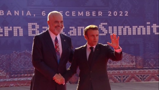 Macron në Tiranë: Jini krenarë që prisni BE-në në një vend me kaq diell! Kemi solidaritet me Ballkanin Perëndimor për energjinë dhe integrimin