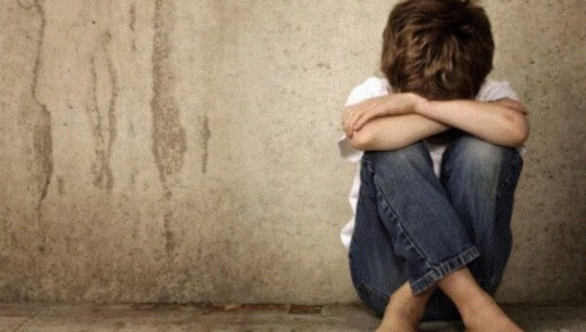 Pedofili në Gjermani shtirej si dado dhe abuzonte seksualisht me fëmijët,  mbi 124 akuza për të
