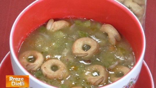 Supë me qiqra nga zonja Albana