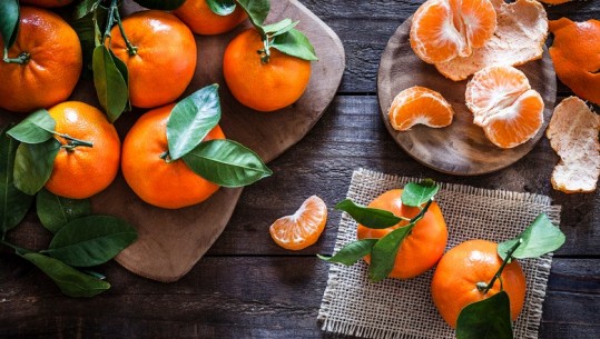 Përveçse i duam shumë dhe e teprojmë me konsumin e tyre, mandarinat kanë një sërë përfitimesh shëndetësore