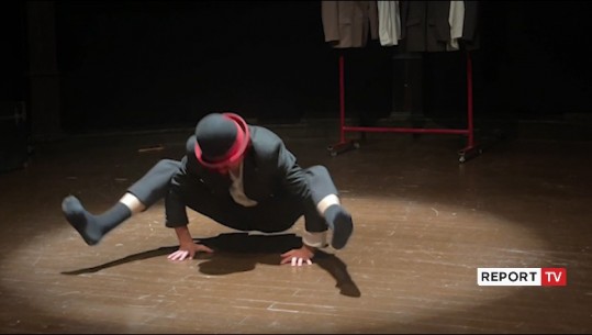 Nis sezoni i 6 i ‘Metrofest’, artisti Rafael Hoxha rrëfen pa zë ‘Zhurmën e Kohës’! Luajti për 9 vite në teatrin e rrugës, aty ku zë fill historia