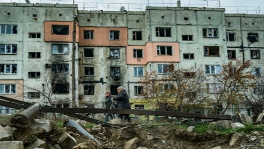 Shpërthime dhe hedhje raketash në Kherson
