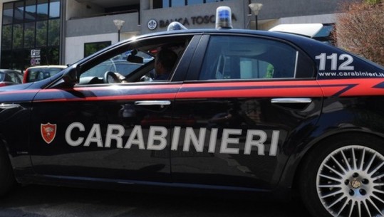 2 kilogramë kanabis të fshehura nën dyshemenë e 'Audi-t', vihen në pranga 2 shqiptarët në Itali