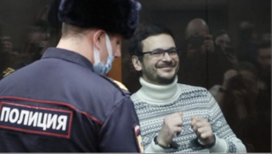 Kundërshtoi ofensivën në Ukrainë, politikani i opozitës në Rusi dënohet me 8.5 vite burg
