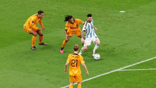 VIDEO/ I ftohtë akull, Lionel Messi korrigjon shënjestrën dhe shënon nga 11 metra! Dyfishon Argjentina