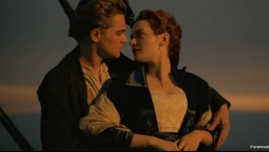Aktori Leonardo diCaprio nuk ishte emri i parë i përzgjedhur për rolin në fimin 'Titanic', regjisori flet për vështirësitë me produksionin