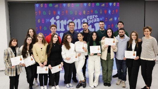 Certifikata mirënjohje për vullnetarët që ndihmuan gjatë vitit 'Tirana, Kryeqyteti Europian i Rinisë 2022', Veliaj: Nëse jemi të bashkuar, asgjë nuk na ndal