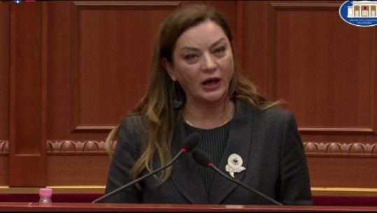 Figuroi si deputete jashtë grupit parlamentar, Vokshi-Nikollit: Rregullojeni ose do ju padisë për abuzim me postin